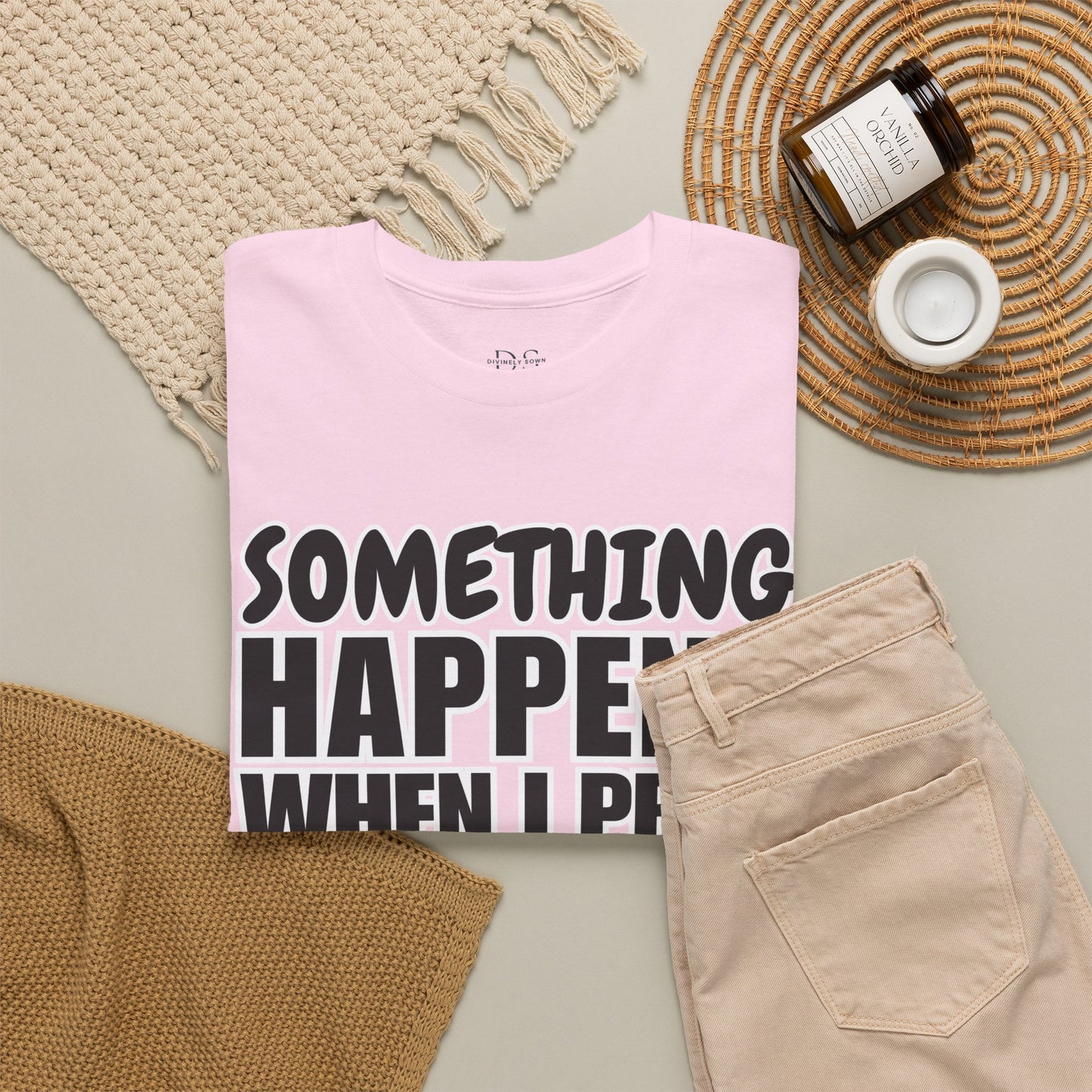 DS Looks & Books Prayer T-Shirt — "Something Happens When I Pray" Inspirational Christian Tee